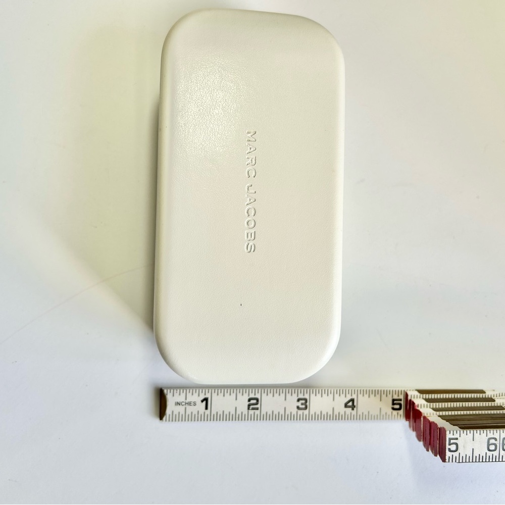 Marc Jacobs - White Large Clamshell Sunglasses Ha… - image 5